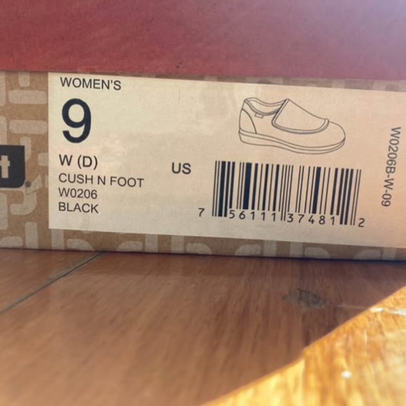 Propet Cush N Foot 3E Black Slippers - Picture 6 of 7